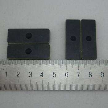 9525 UHF RFID Tags withstand harsh enviroment